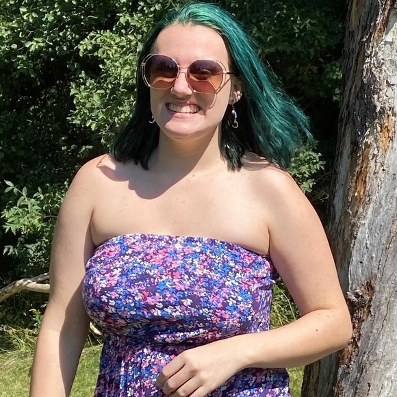 Meet your Posher, Cassidy - Picture 1 of 1